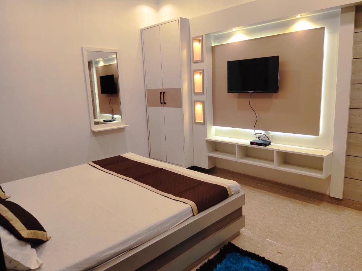 Hotel The Shree Jee Palace Mirzāpur Esterno foto